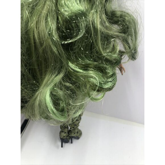 Olivia Woods Rainbow High Doll , Green Camo Outfit Loose - Picture 15 of 16